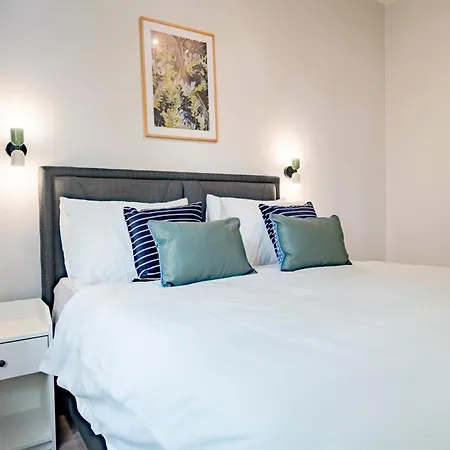 Διαμέρισμα 3-bedroom Flat With Location And Ac