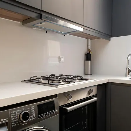 3-bedroom Flat With Location And Ac