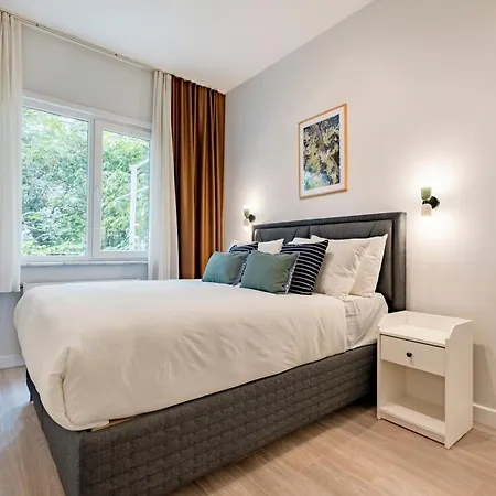 3-bedroom Flat With Location And Ac Διαμέρισμα *