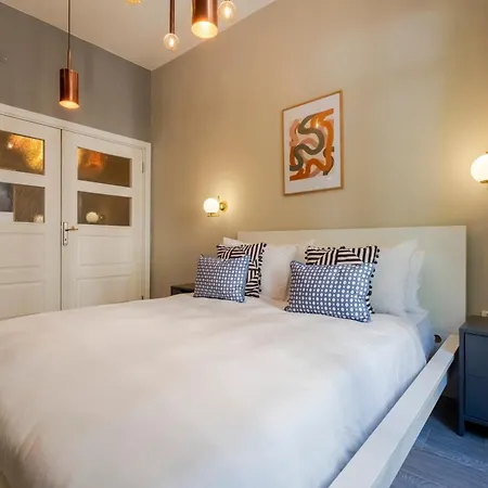 3-bedroom Flat With Location And Ac * Κωνσταντινούπολη