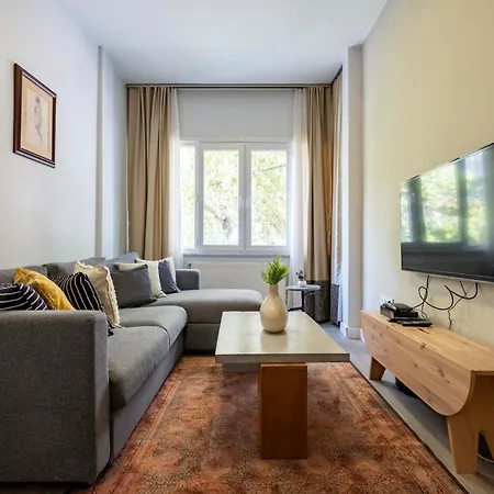 3-bedroom Flat With Location And Ac Διαμέρισμα