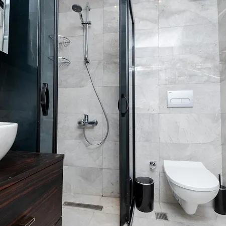 Διαμέρισμα 3-bedroom Flat With Location And Ac *